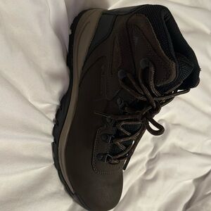 Women’s Columbia 9.5 brand new ankle boots
